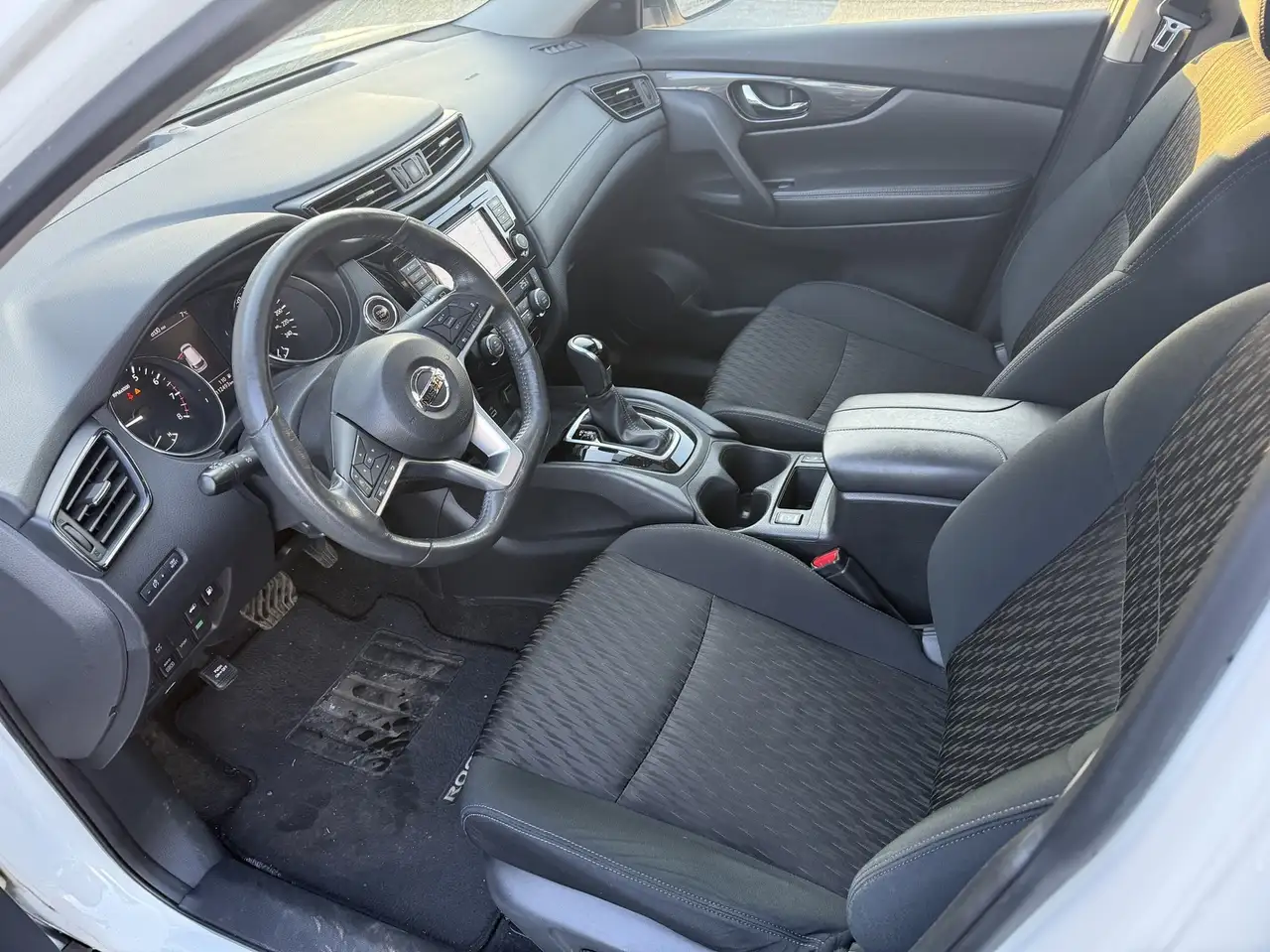 Nissan Rogue снимка Nissan Rogue