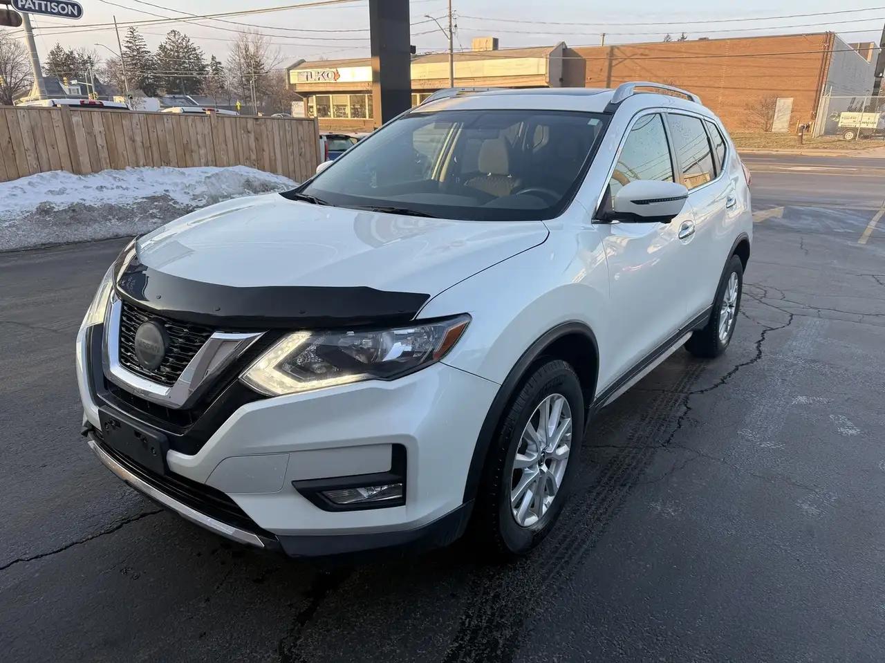 Nissan Rogue снимка Nissan Rogue
