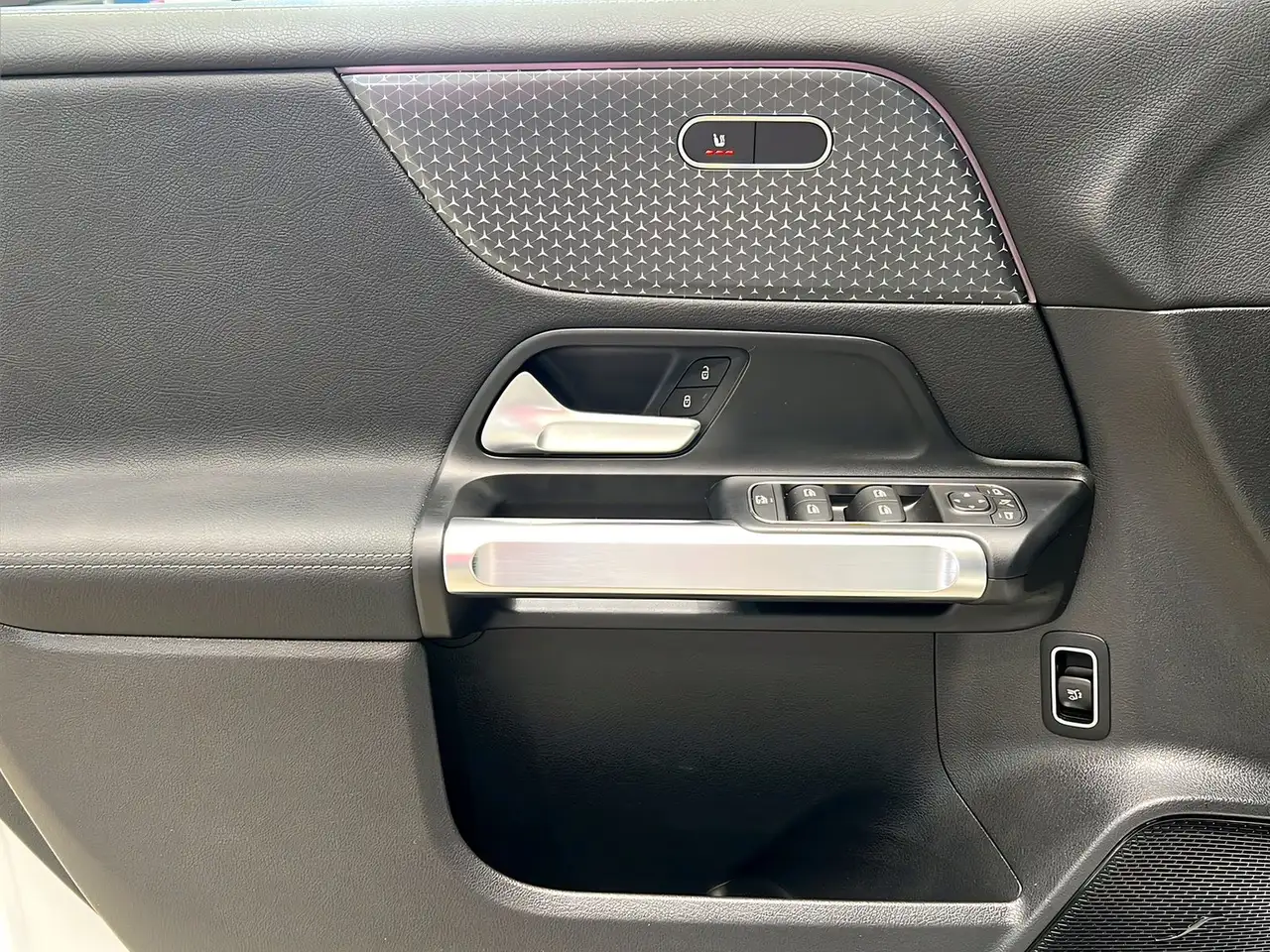 Mercedes-Benz EQB 350 4MATIC PROGRESSIVE+LED+Kamera+LrHz+TotW 13