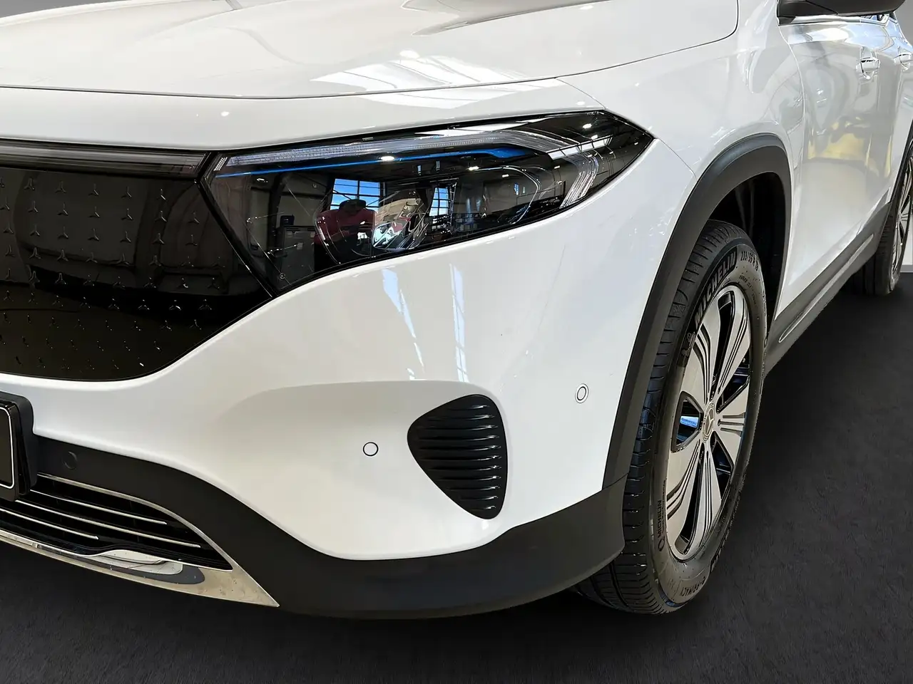 Mercedes-Benz EQB 350 4MATIC PROGRESSIVE+LED+Kamera+LrHz+TotW 3