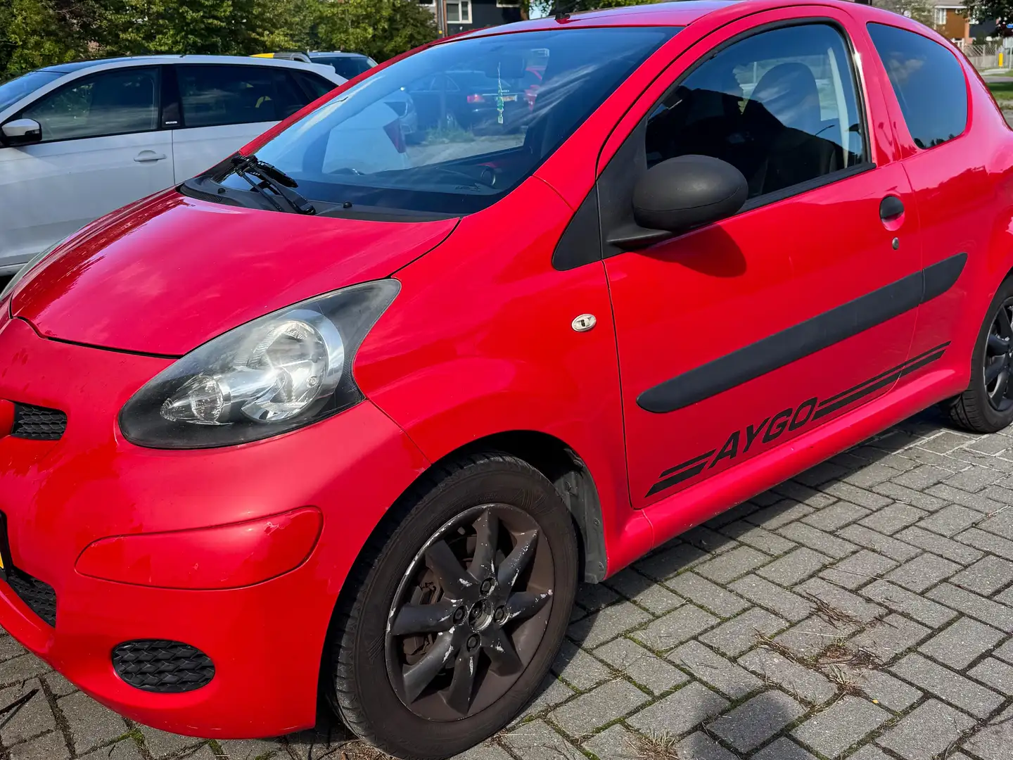 Toyota Aygo Aygo 1.0-12V Access Червоний - 1