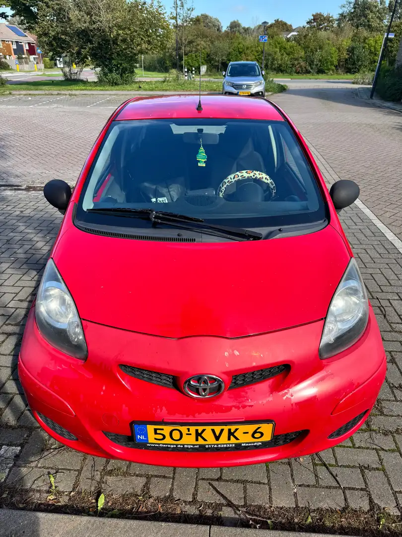 Toyota Aygo Aygo 1.0-12V Access Червоний - 2