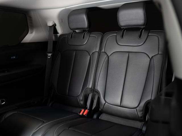 used 2023 Jeep Grand Cherokee car, priced at $32,900