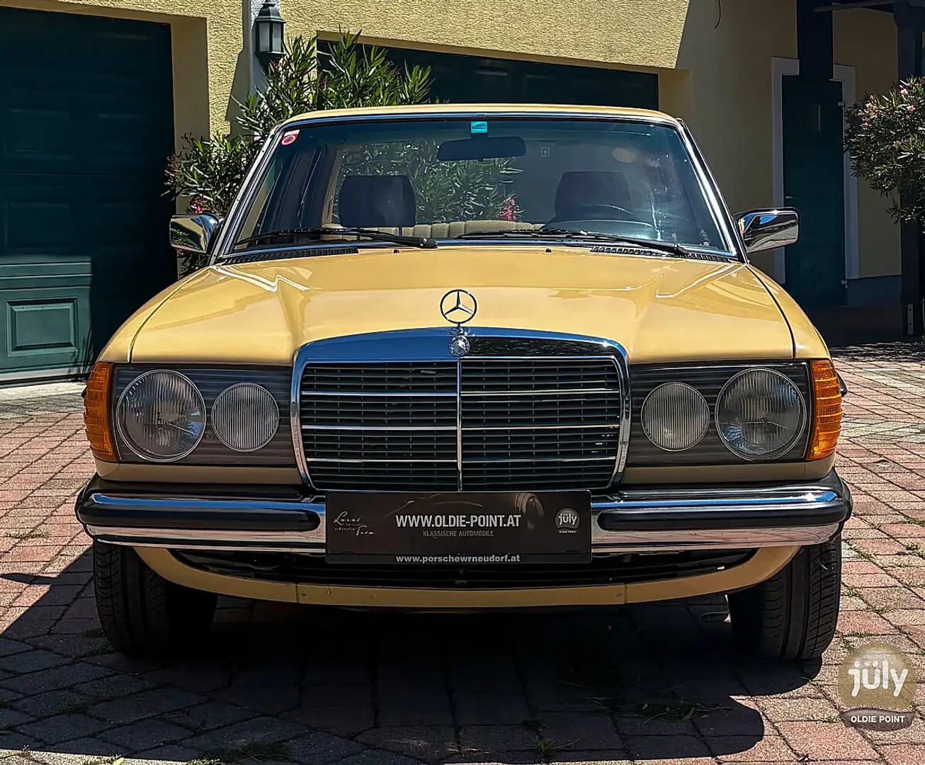 Mercedes-Benz 230 W123 | Nur 50.139 km | Originallack | 3. Besitz... Beige - 2
