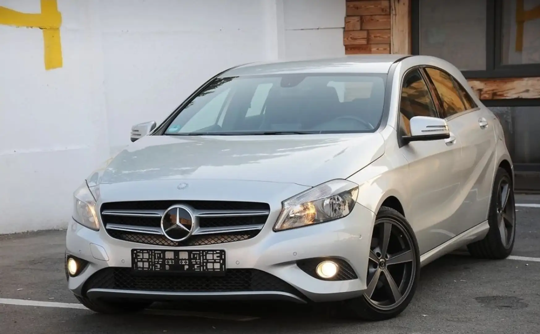 Mercedes-Benz A 180 AMG Line - 2
