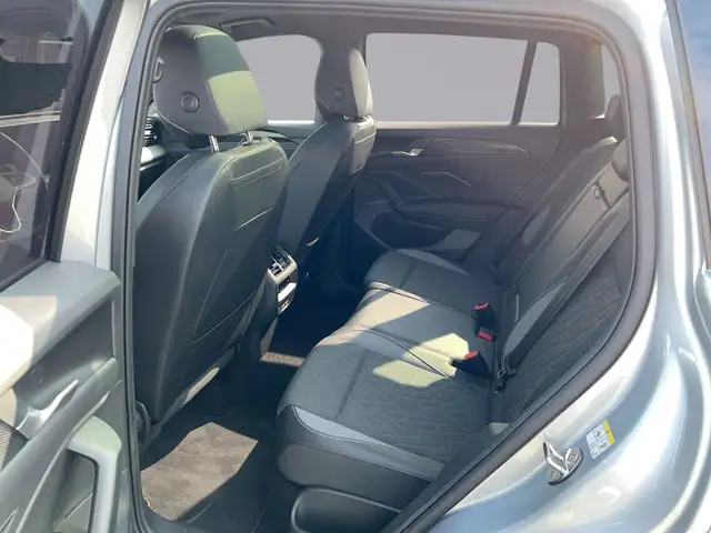 Volkswagen Tiguan view 12