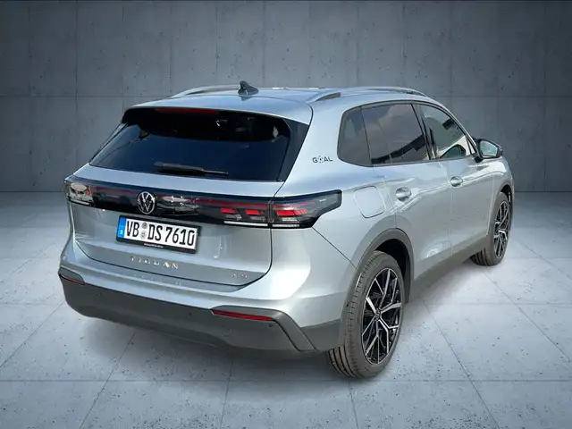 Volkswagen Tiguan view 5