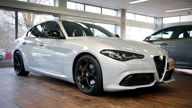Alfa Romeo Giulia 2.0 T GME AWD Veloce | Sport uitlaat | | uniek |