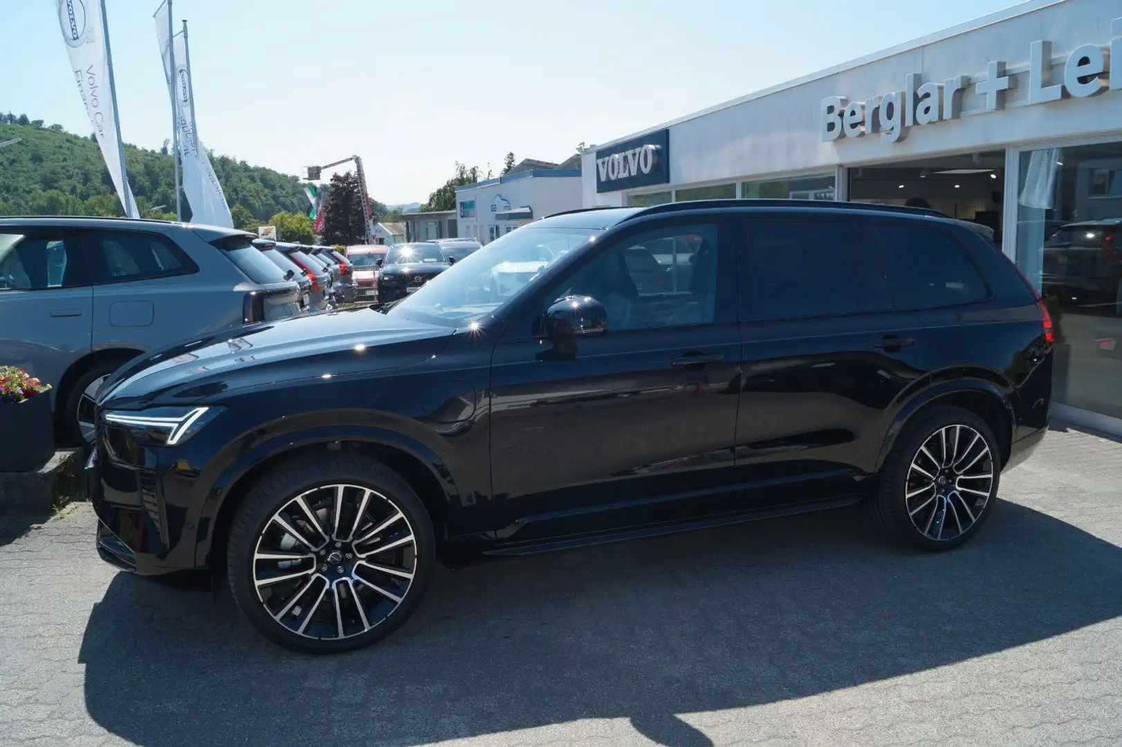 Volvo XC90 T8 AWD Plug-in Hybr Ultra Dark 7-Sitze Aut. Schwarz - 2