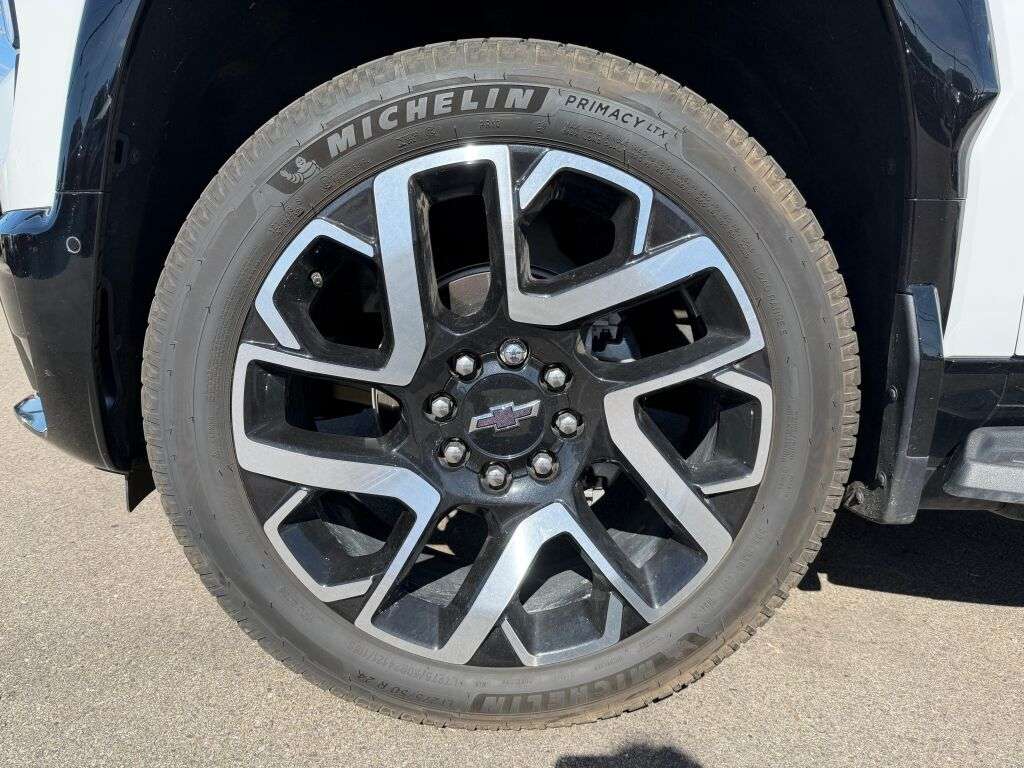 2024 Chevrolet Silverado EV RST | Tonneau Cover | Spray Bedliner | Remote Star — снимка 1