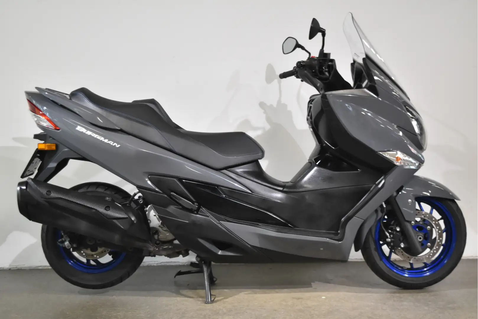 Suzuki Burgman 400 AN - 2