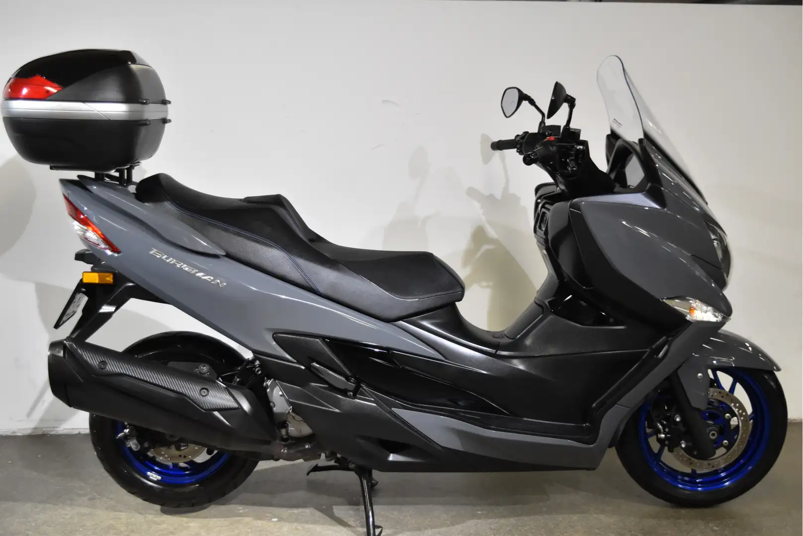 Suzuki Burgman 400 AN - 2