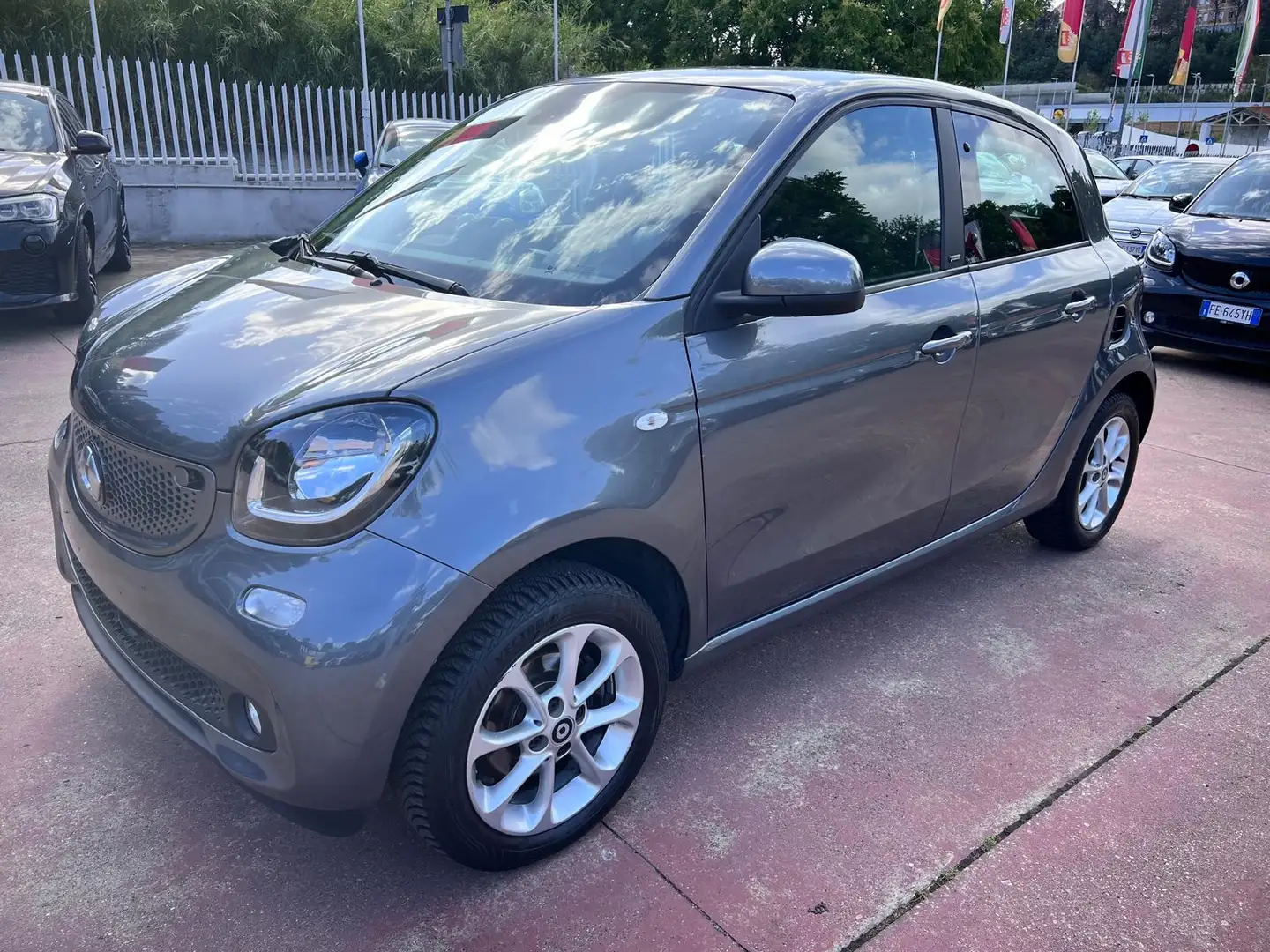 smart forFour Passion Gris - 1