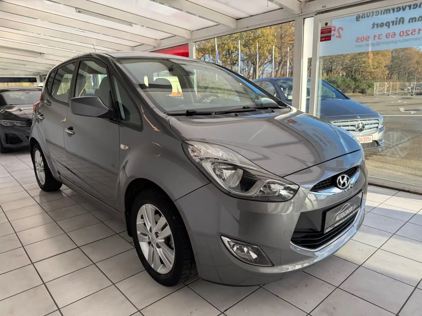 Hyundai iX20 1.6 Automatik 1.Hand GARANTIE Grau - 2