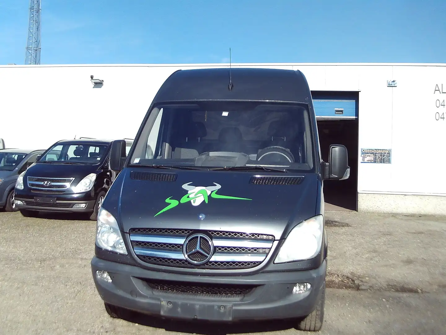 Mercedes-Benz Sprinter 319 medium l2h2 airco 6 vit. --   trekhaak++++++ Grijs - 2