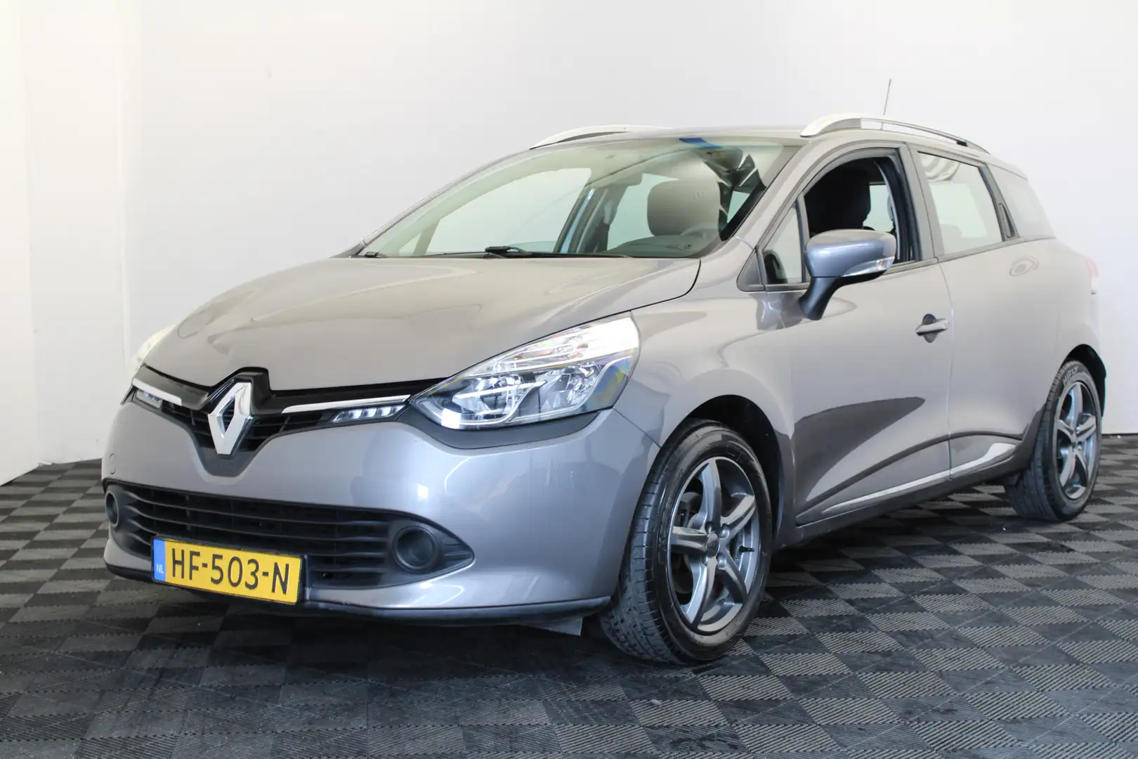 Renault Clio Estate 0.9 TCe Night&Day *Pinksteren open* Grey - 1