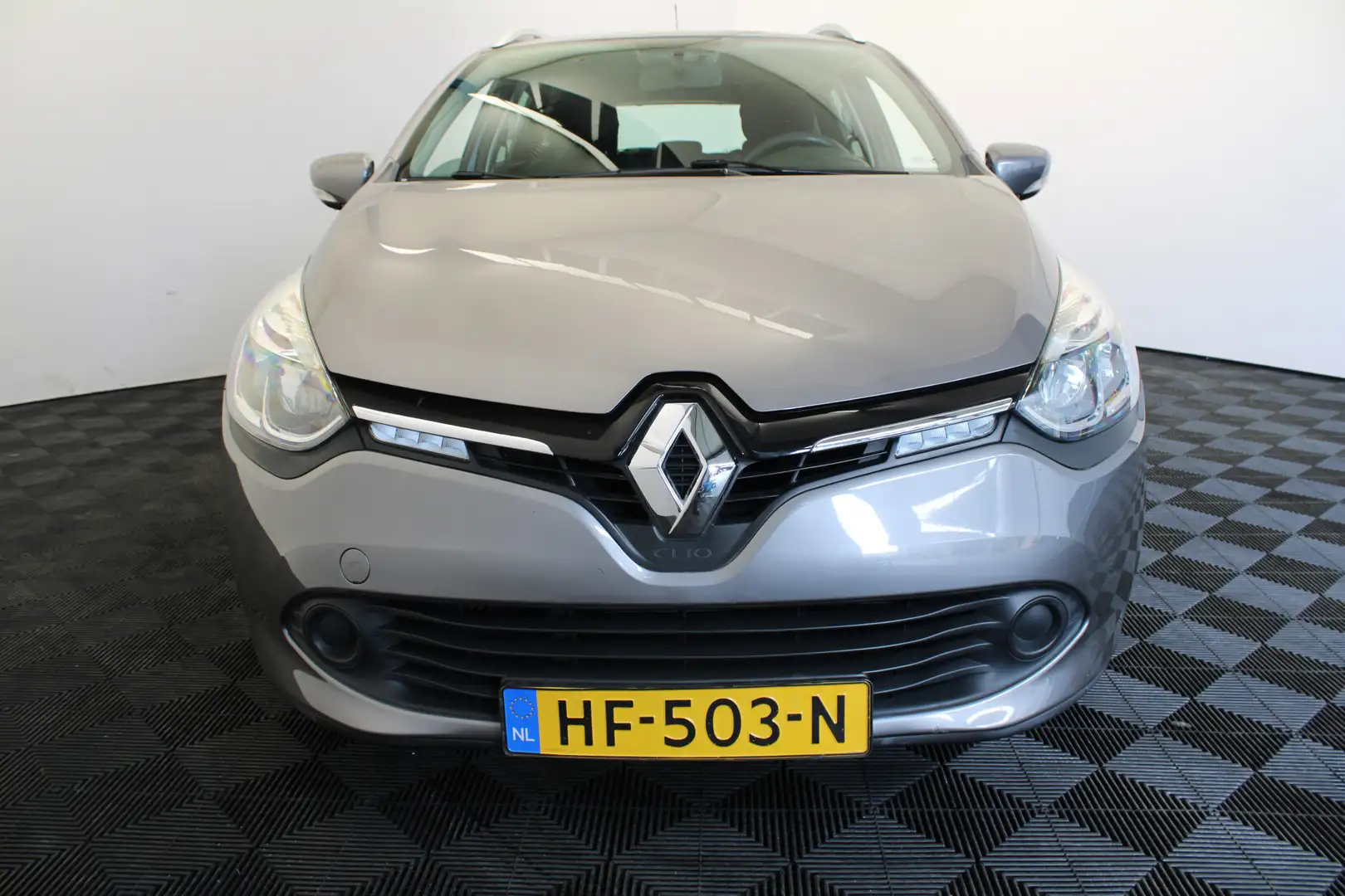 Renault Clio Estate 0.9 TCe Night&Day *Pinksteren open* Grey - 2