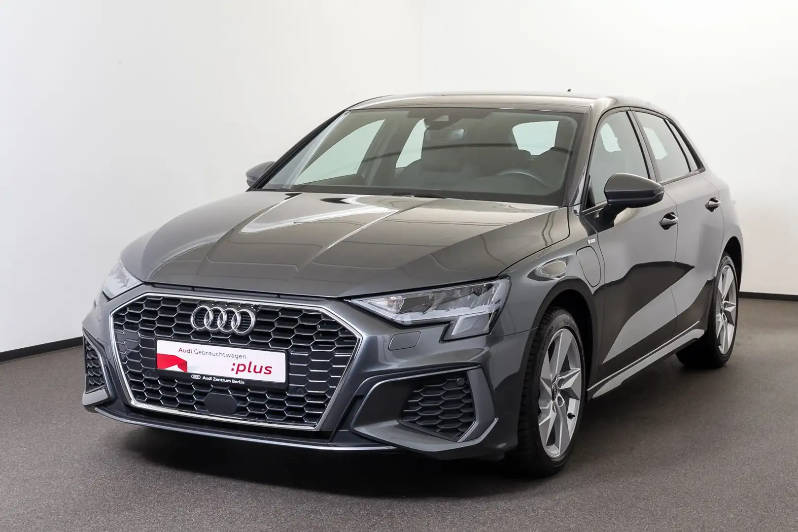 Audi A3 TFSI e S line 40 e S tr. SITZHZG Grau - 2