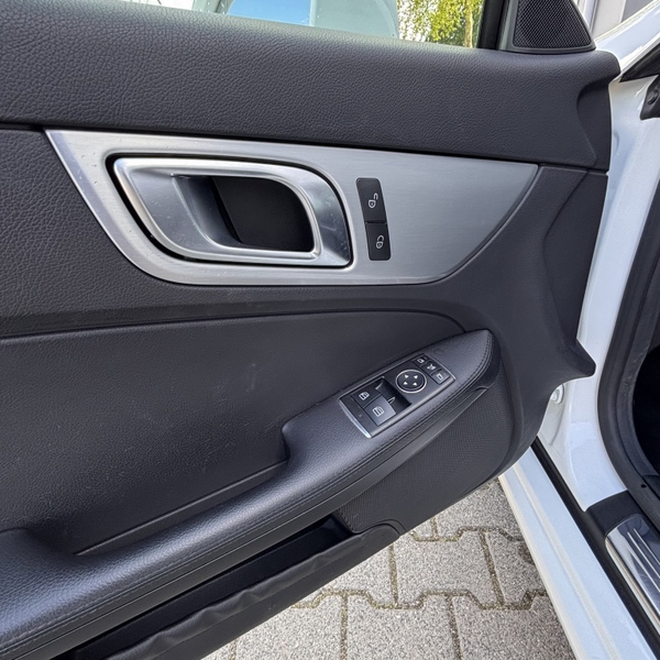 Mercedes-Benz SLK 200 *cabrio, pano* CarbonLOOK Ed. — photo 11