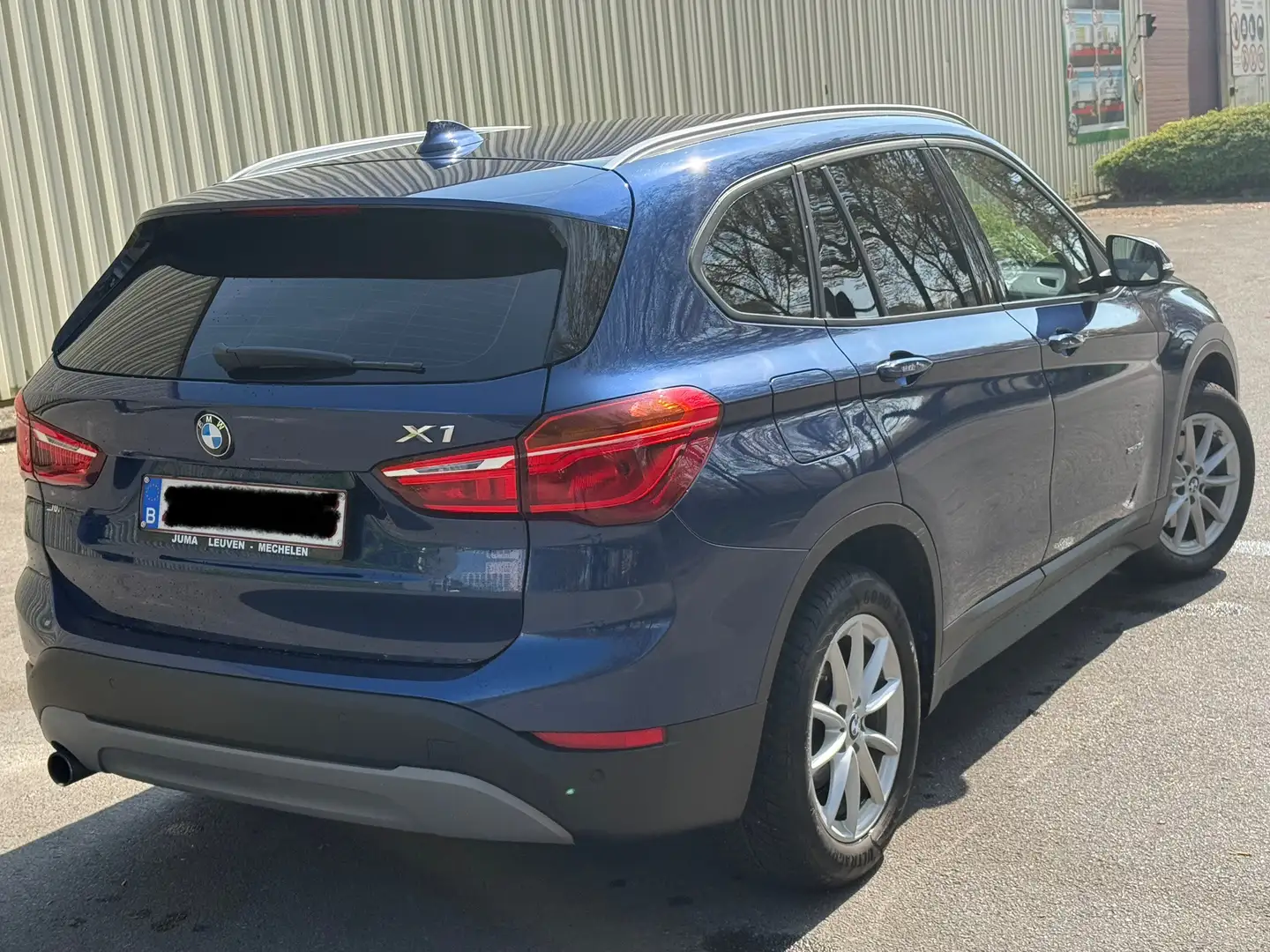 BMW X1 sDrive18i Essence Euro 6b Cuir Clim Jantes Manuel Bleu - 2