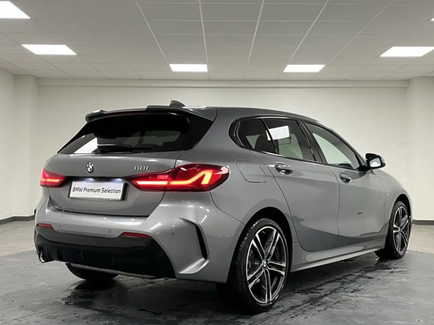 BMW 118 118iA 136ch M Sport DKG7 Gris - 2