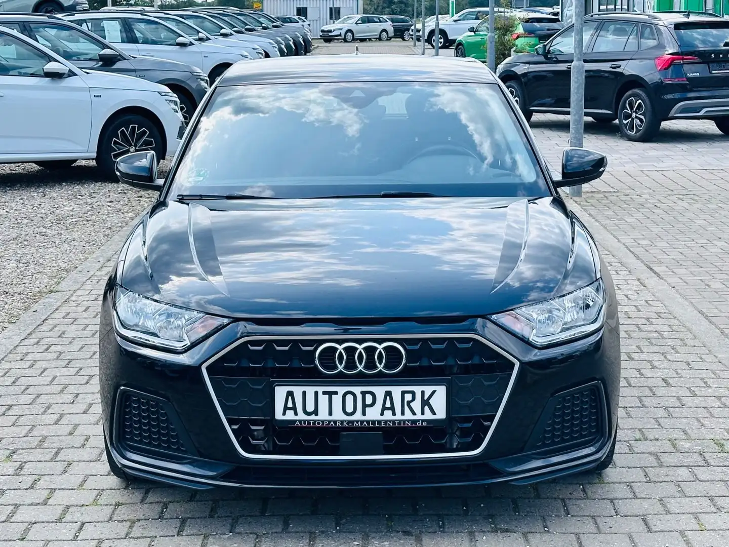 Audi A1 Sportback 30 advanced*TEMPOMAT*SHZ*1.HAND* Schwarz - 2
