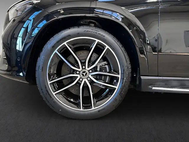 Mercedes-Benz 450 view 7