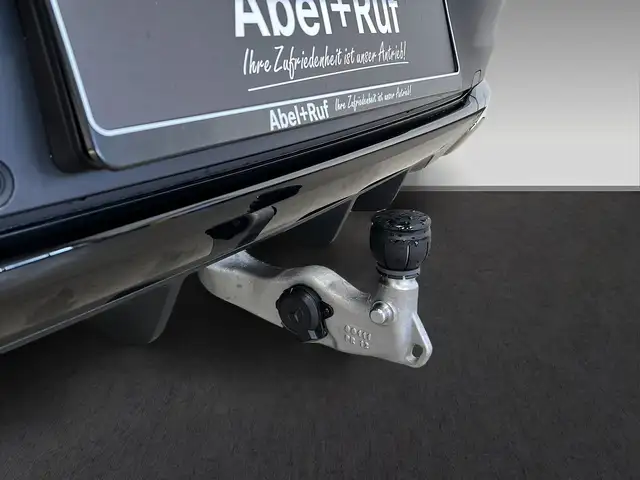 Mercedes-Benz 450 view 11