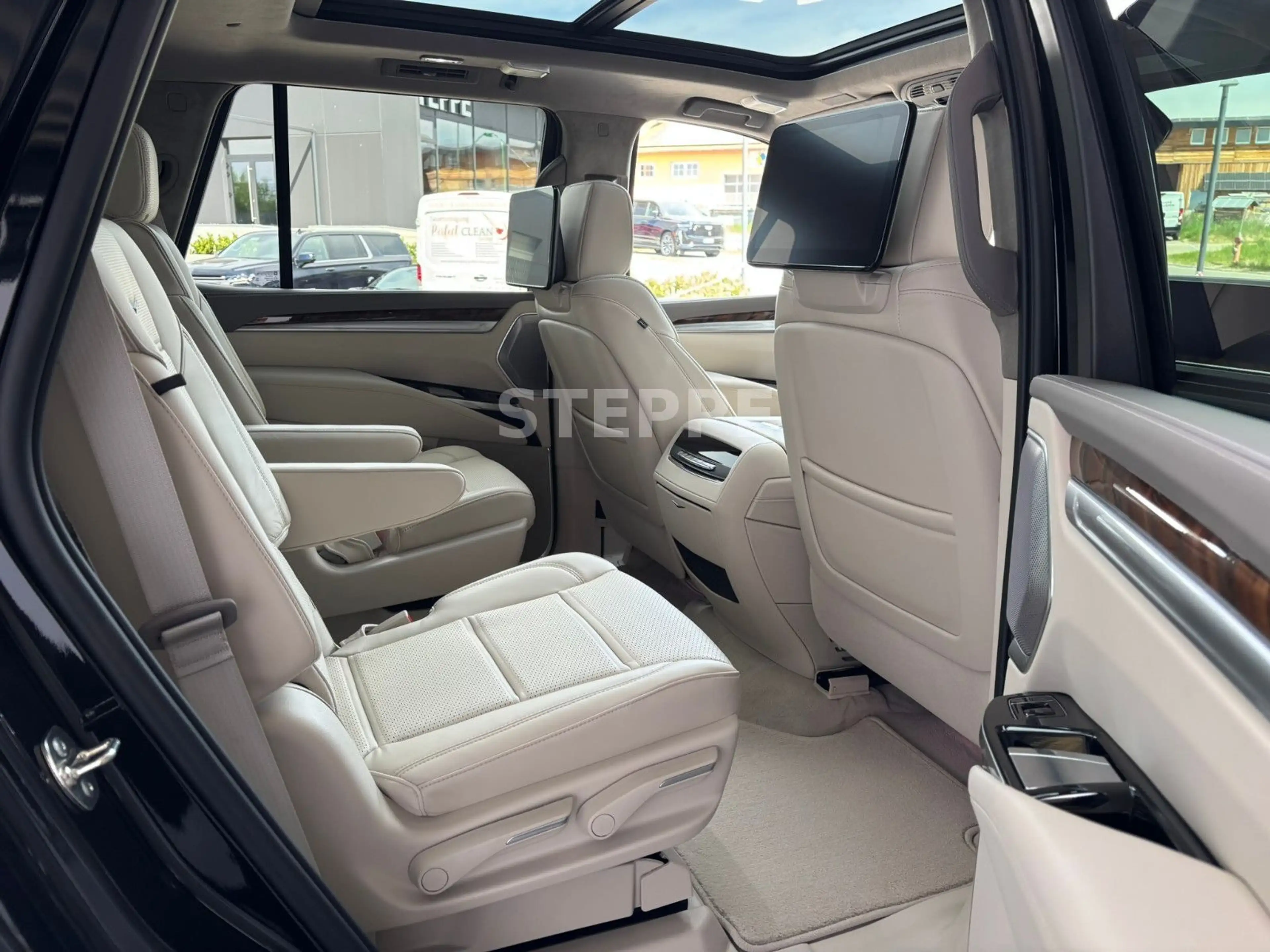 Cadillac Escalade FACELIFT MY26 6.2 V8 Platinum Luxury24" — photo 11
