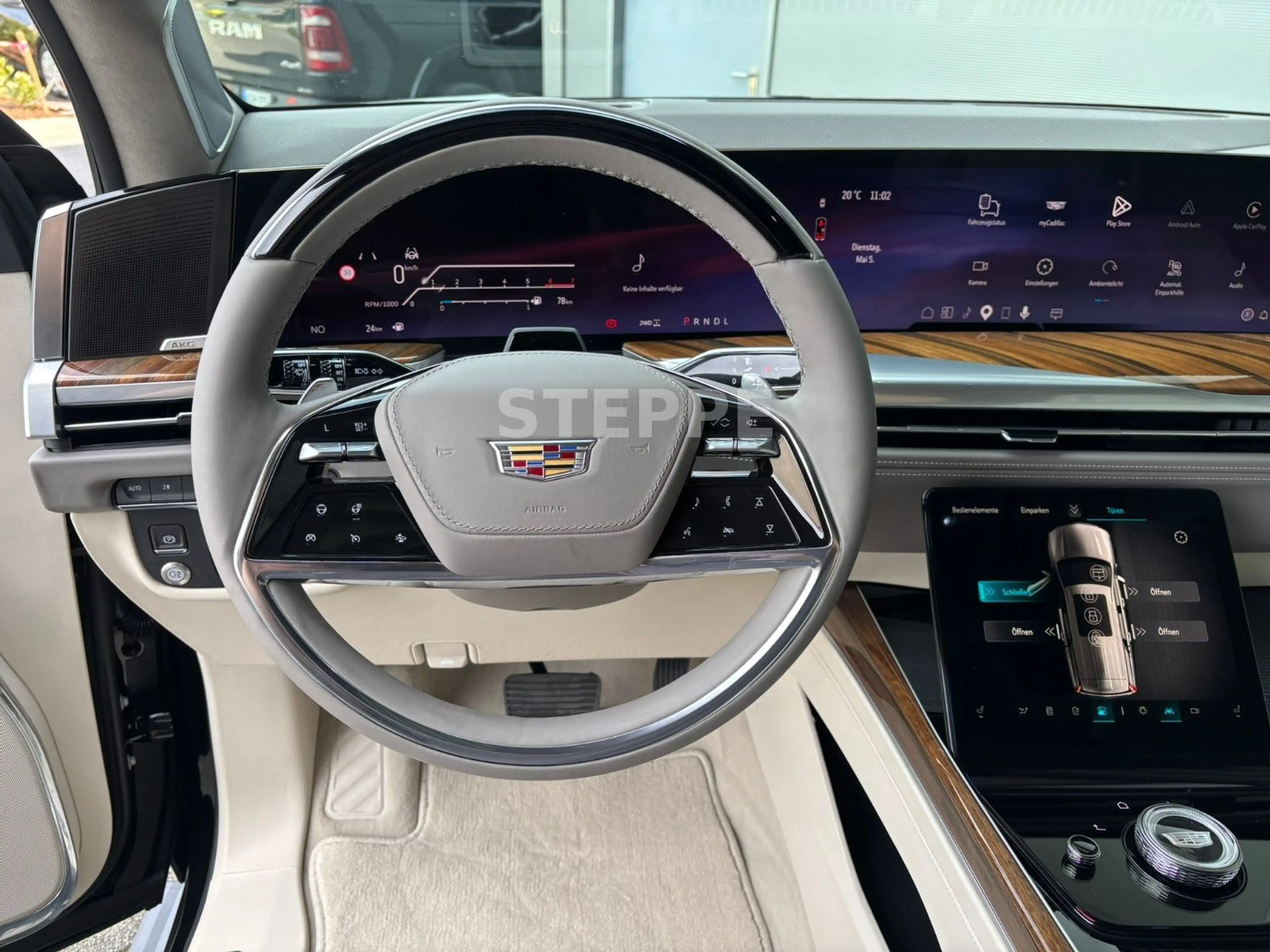 Cadillac Escalade FACELIFT MY26 6.2 V8 Platinum Luxury24" — photo 13