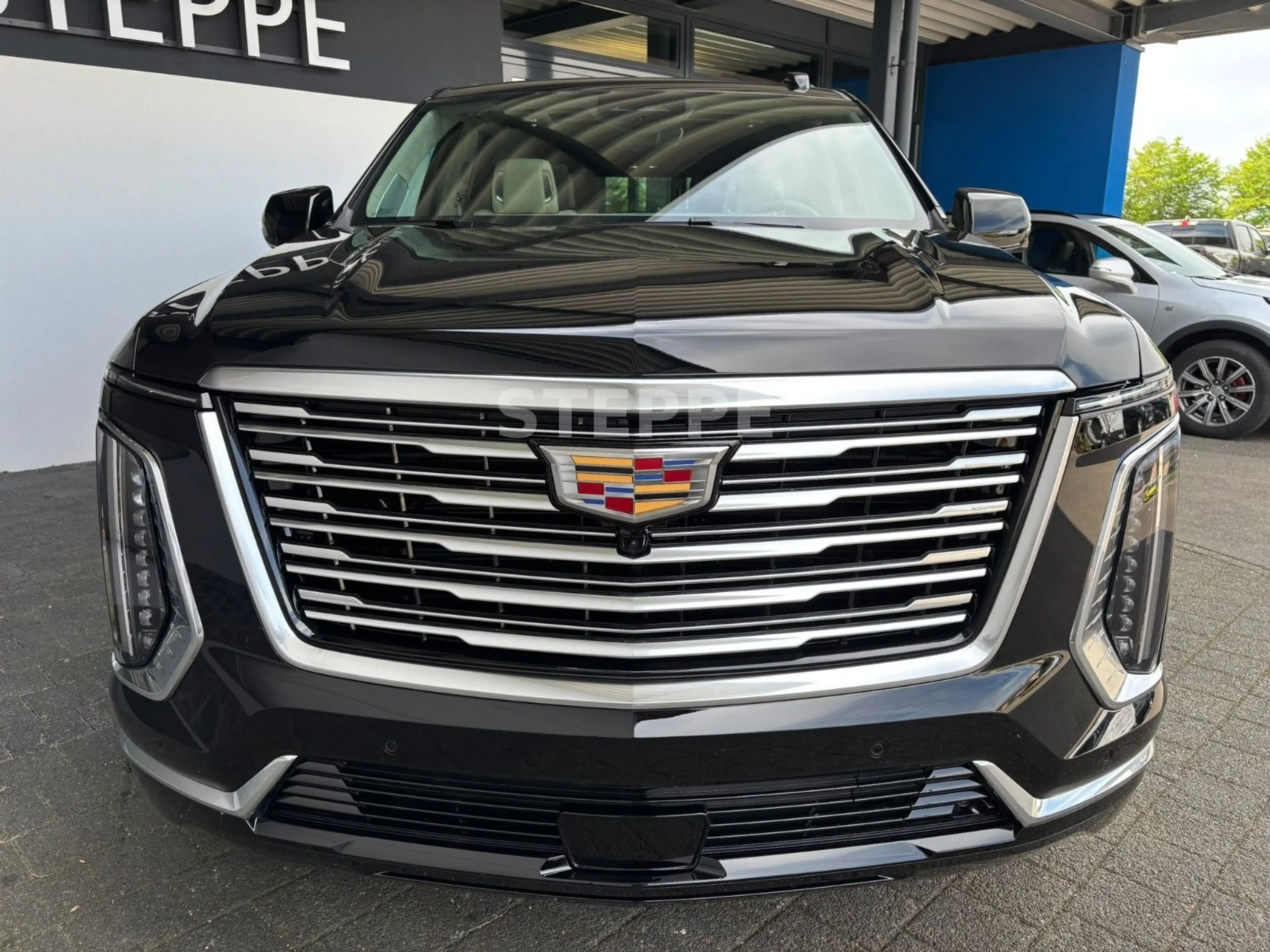 Cadillac Escalade FACELIFT MY26 6.2 V8 Platinum Luxury24" — photo 2