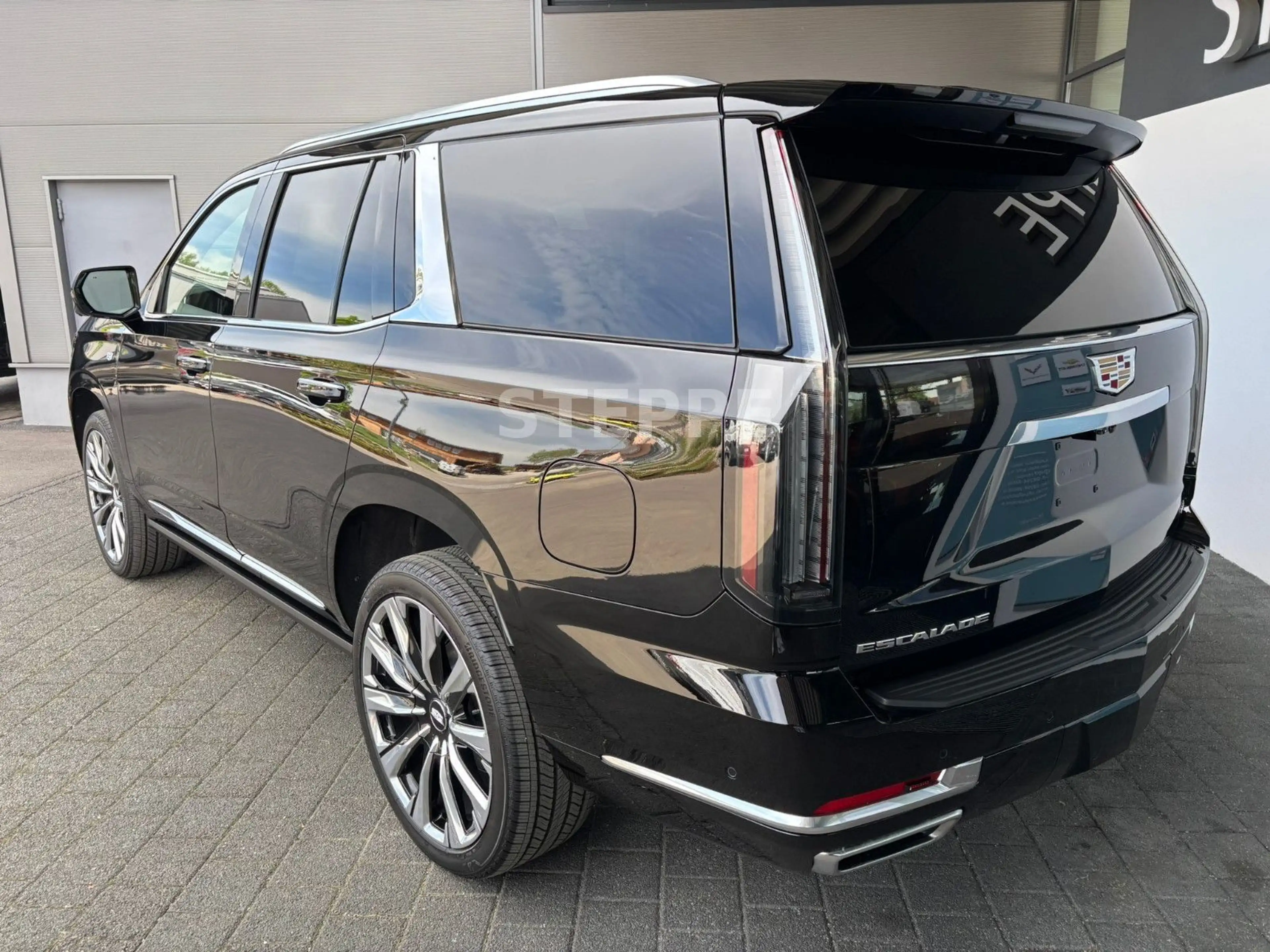 Cadillac Escalade FACELIFT MY26 6.2 V8 Platinum Luxury24" — photo 4