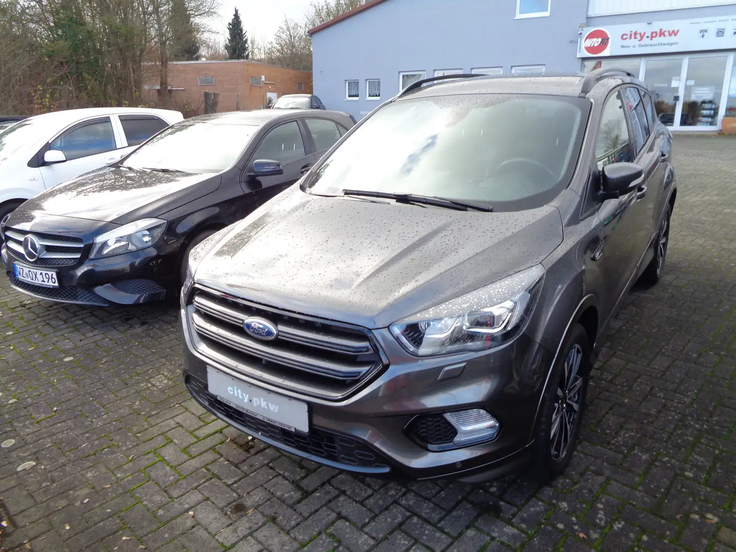 Ford Kuga ST-Line, Navi,Kamera Gris - 1