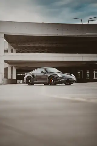 Porsche 997 view 3