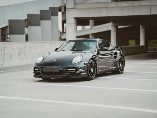 Porsche 997 view 11