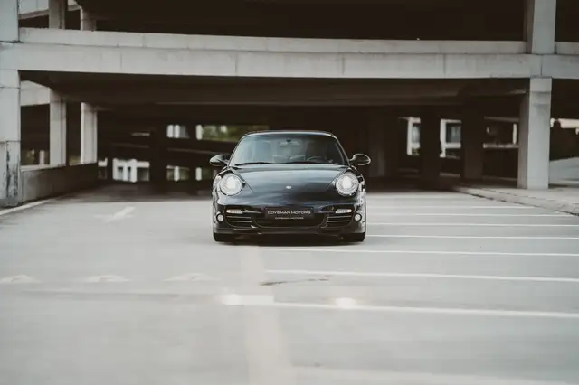 Porsche 997 view 9