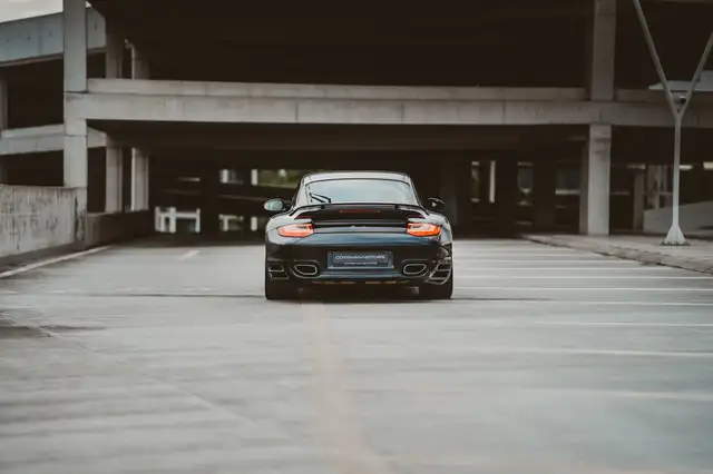 Porsche 997 view 4