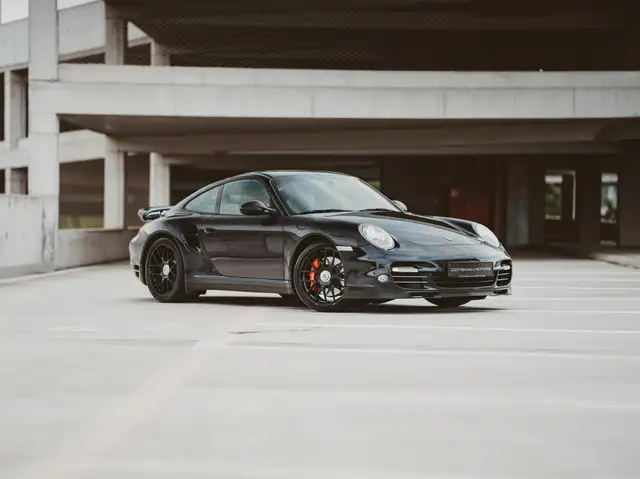 Porsche 997 view 12