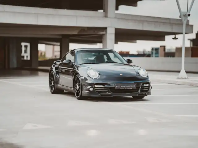 Porsche 997 view 2