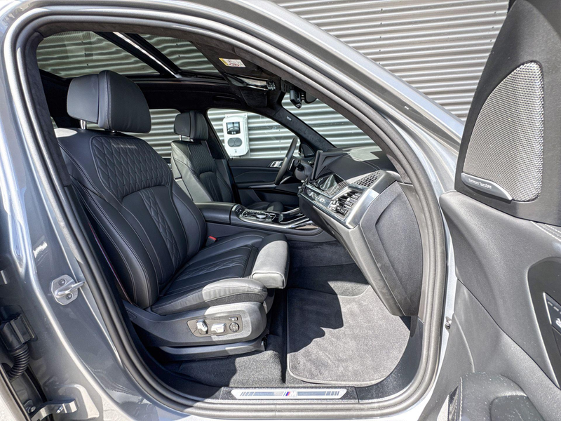BMW X7 xDrive40i — photo 6