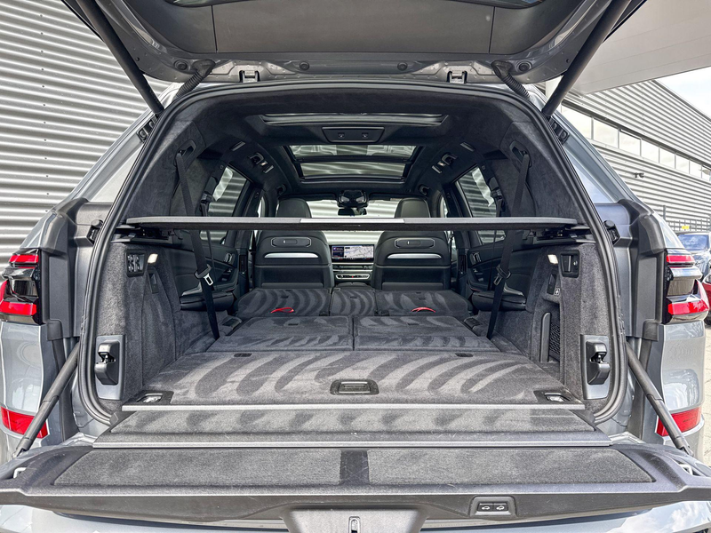 BMW X7 xDrive40i — photo 13