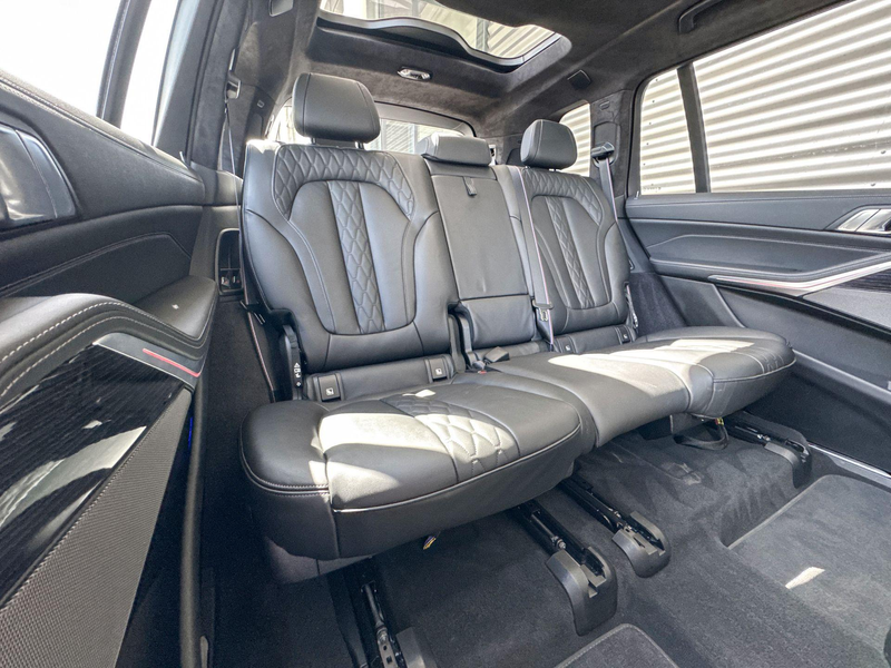 BMW X7 xDrive40i — photo 10