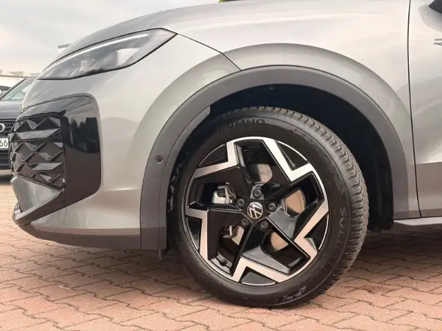 Volkswagen T-Roc view 7