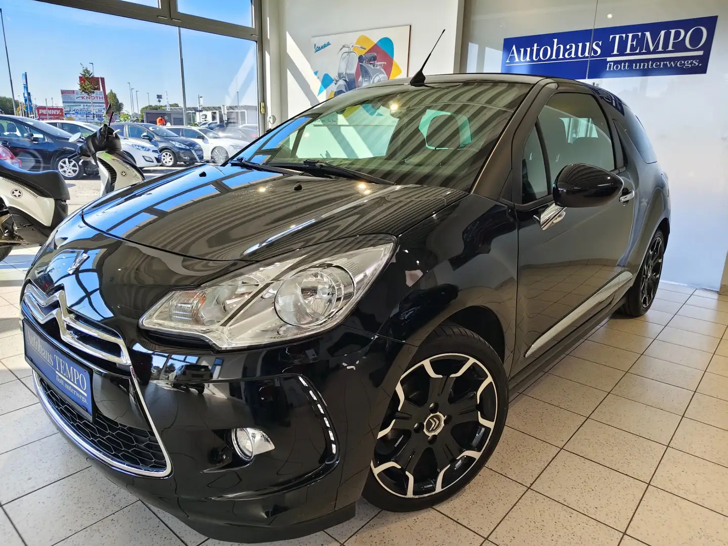 Citroen DS3 Cabrio e-HDi 90 EGS6 Sport Chic --DIESEL AUTOMATI Schwarz - 1