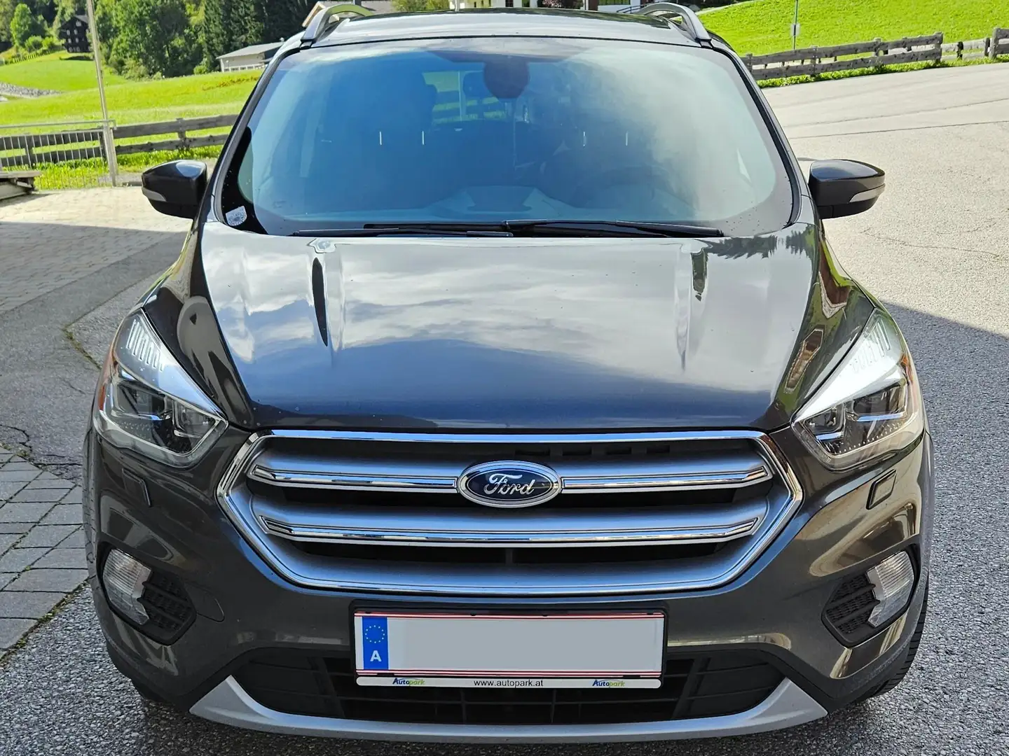 Ford Kuga Kuga 1,5 TDCi Titanium Start/Stop Titanium Grau - 2