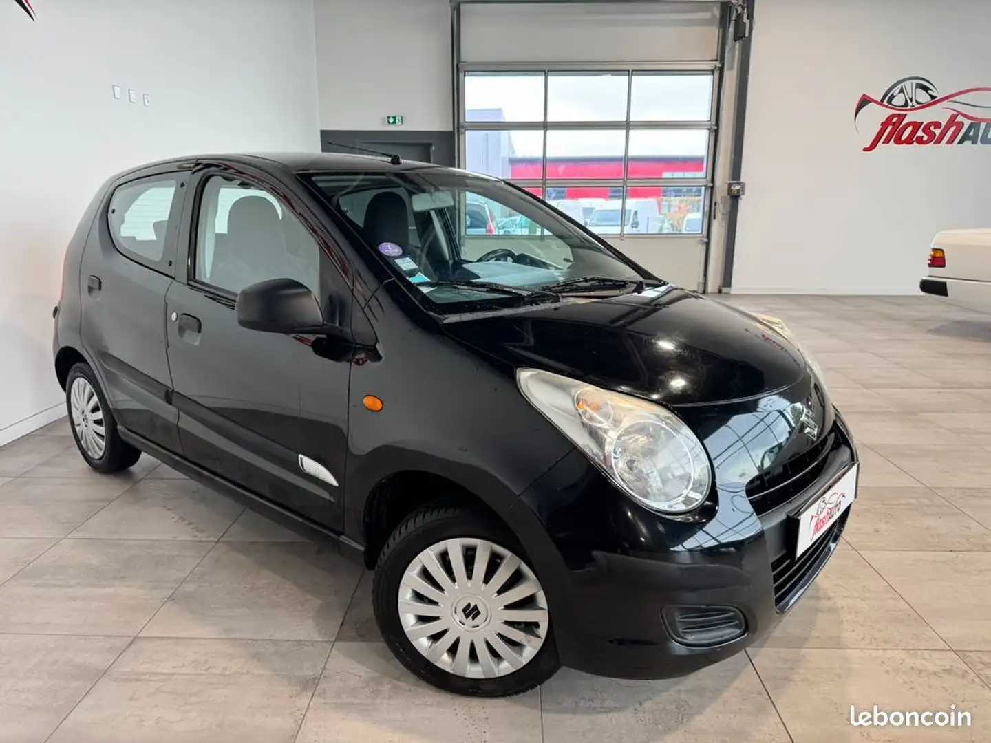 Suzuki Alto 1.0 i 68cv-2010 Schwarz - 2