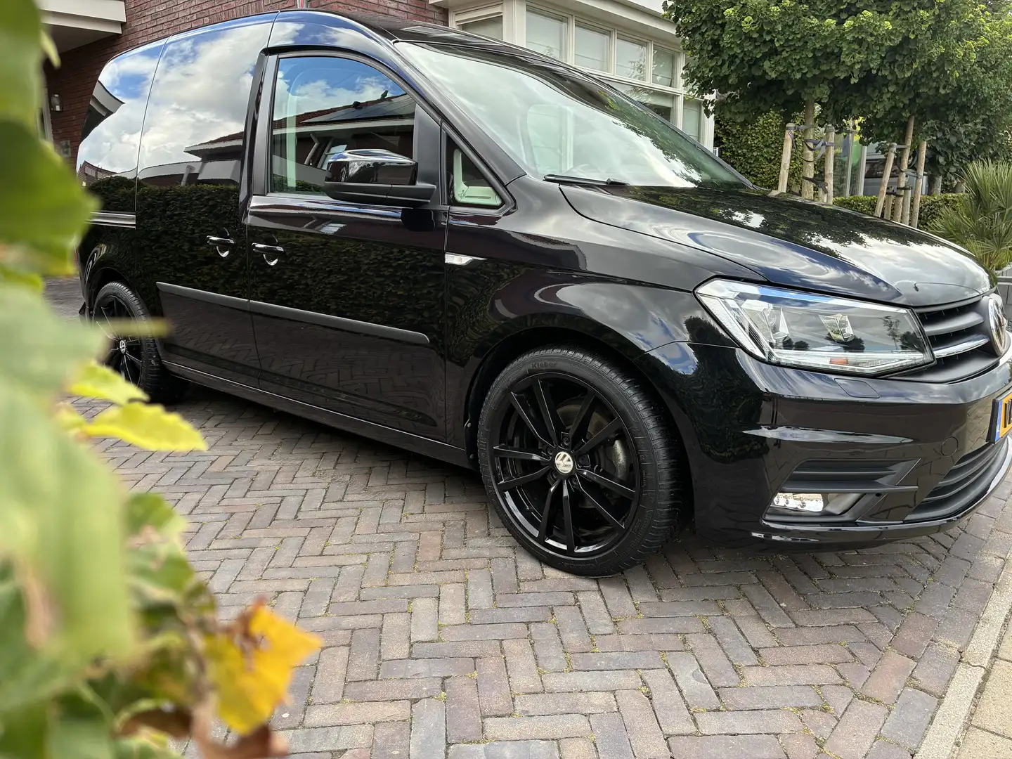 Volkswagen Caddy 2.0 TDI L1H1 Excl Ed Zwart - 1