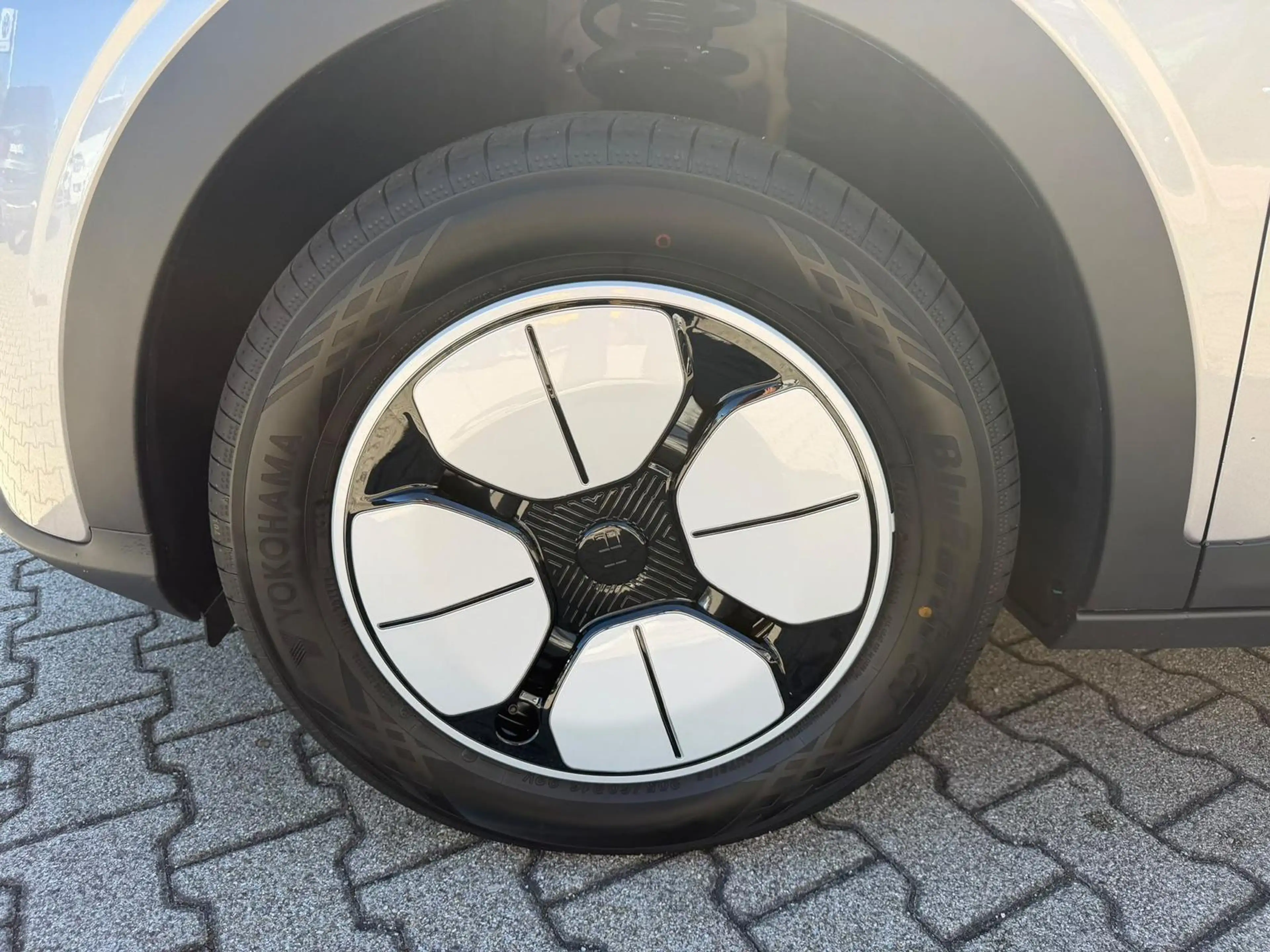 Geely Others 47,14 kwh MAX *LED*Kamera*ACC*Navi*PDC* — photo 11