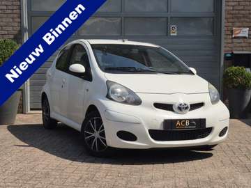 1.0-12V Comfort Navigator Navigatie / Airco.