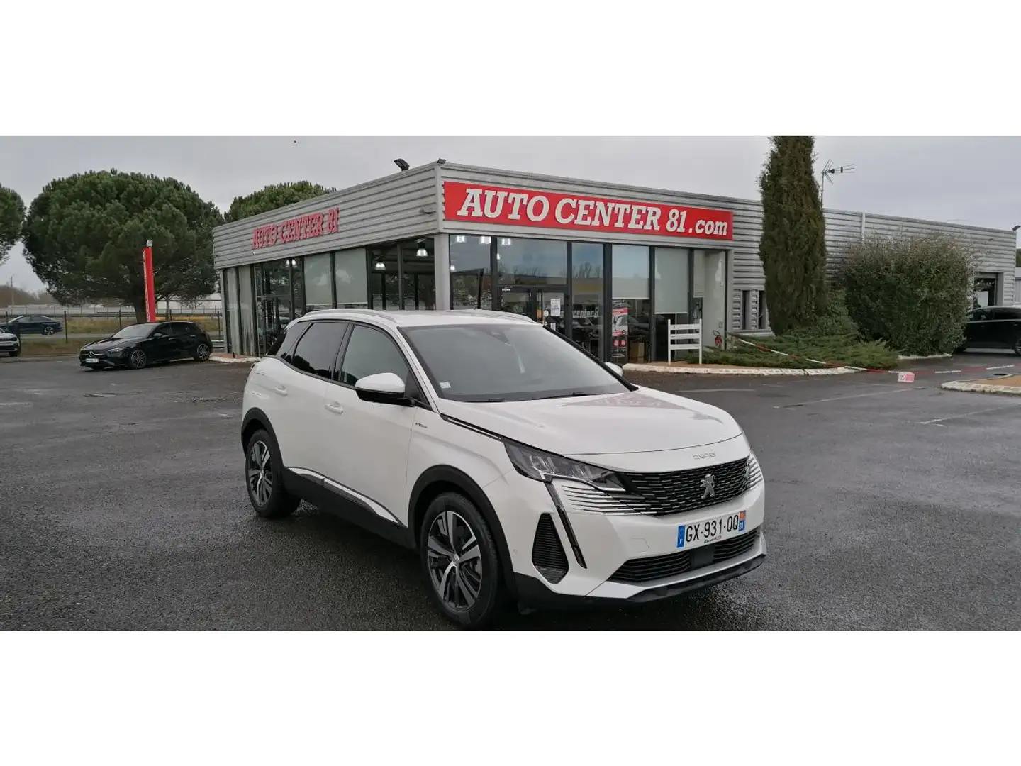 Peugeot 3008 Hybrid 225 e-EAT8 Allure +ATTELAGE Weiß - 1